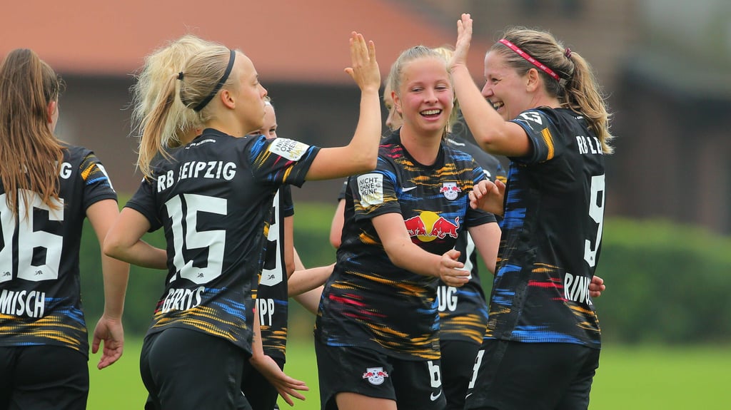 Müssen im DFB-Pokal zu Regionalligisten Türkiyemspor: die Fußballerinnen von RB Leipzig