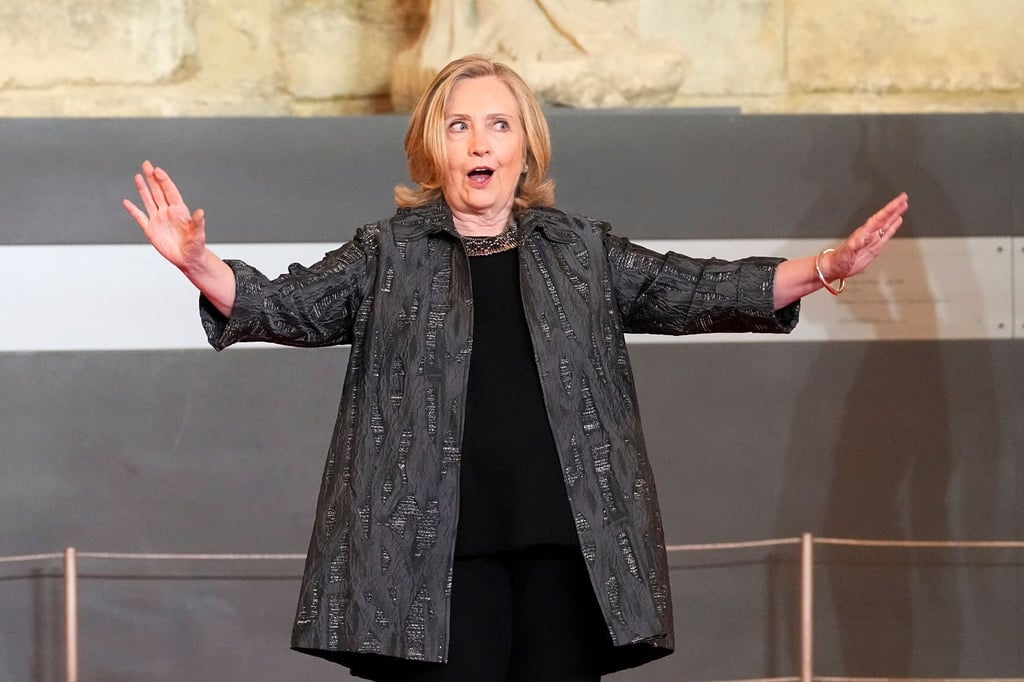 Bei einem Wissenstest mit Jura-Fragen hat Hillary Clinton (Bild) gegen Kim Kardashian verloren.
