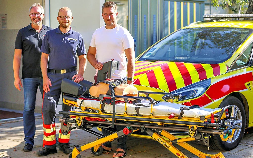 Der Rettungsdienst nutzt jetzt die mechanische Reanimationshilfe.