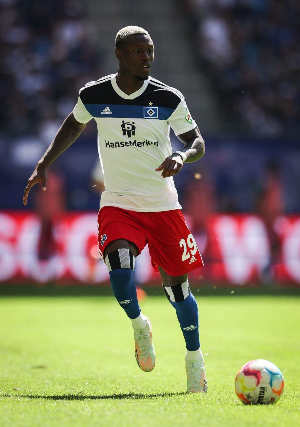 Für fünf Spiele gesperrt: HSV-Spieler Aaron Opoku.