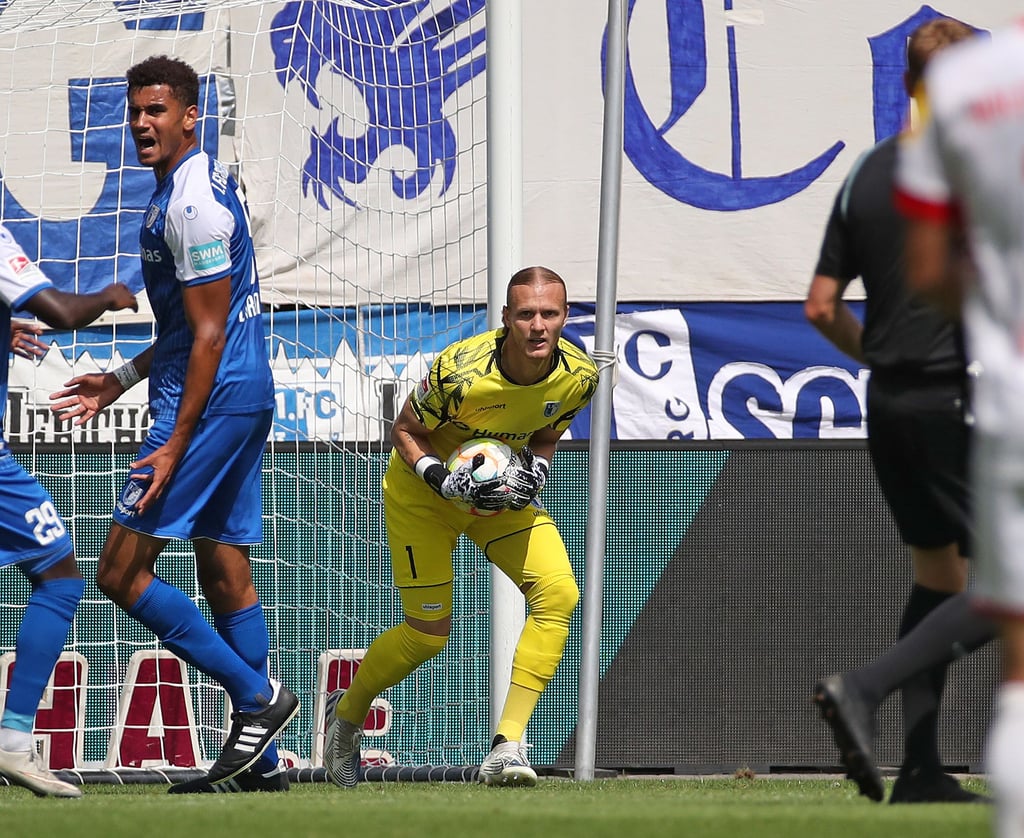 Auch am Wochenende wird Dominik Reimann (am Ball) aller Voraussicht nach wieder im Kasten stehen: Er hat sich nicht längerfristig verletzt.