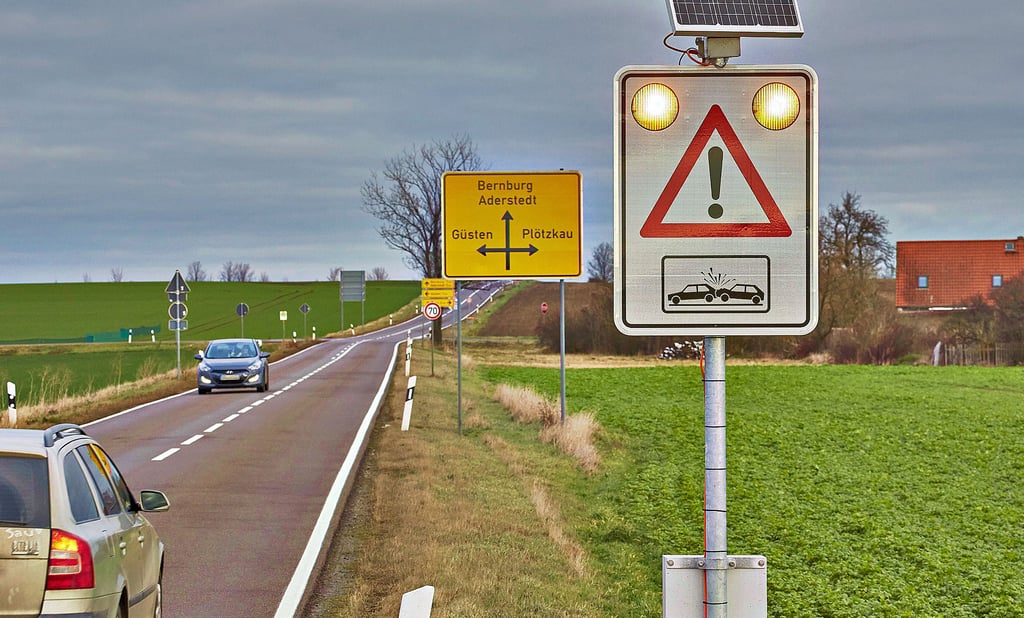 13 Unfälle mit zehn Schwerverletzten und zwei Leichtverletzten wegen Vorfahrtsnahme − das ist die traurige Bilanz auf der Plötzkauer Chaussehaus-Kreuzung in den vergangenen knapp fünf Jahren.