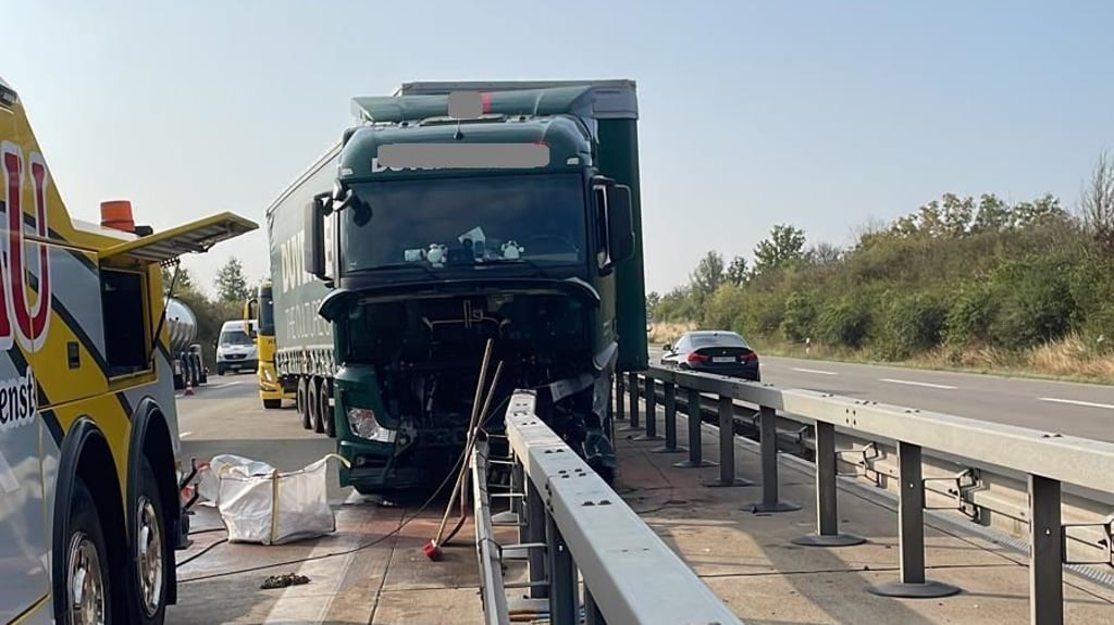 Einen Stau und Verzögerungen gibt es derzeit nach einem Unfall auf der A14 zwischen Calbe und dem Rastplatz Dreihöhenberg-Ost in Sachsen-Anhalt in Richtung Schwerin. Foto: