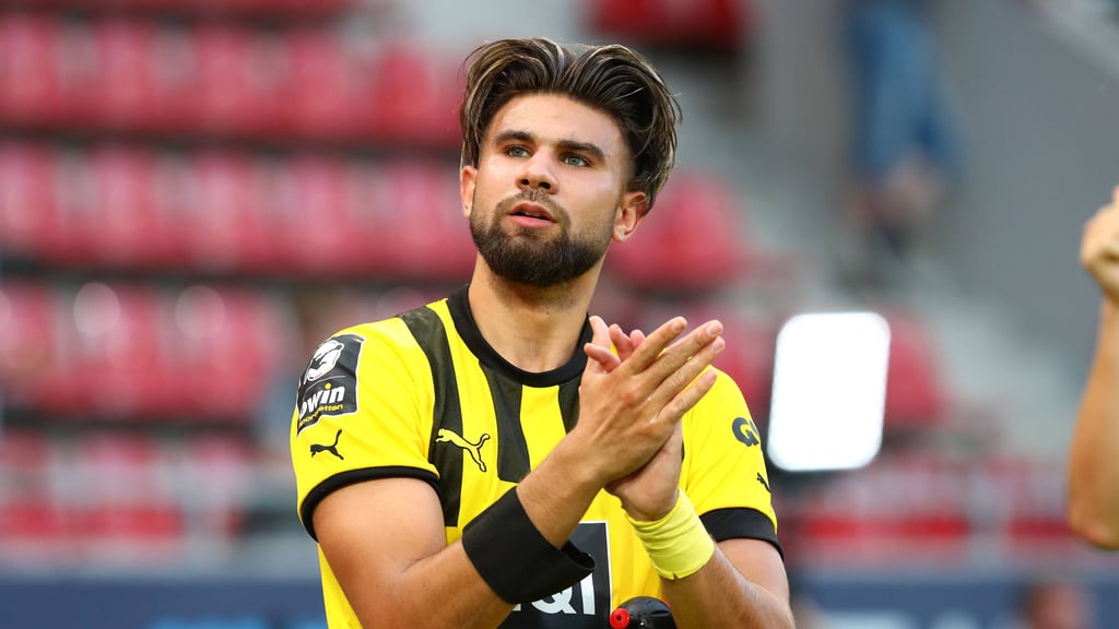 BVB stattet Antonios Papadopoulos mit Profivertrag aus