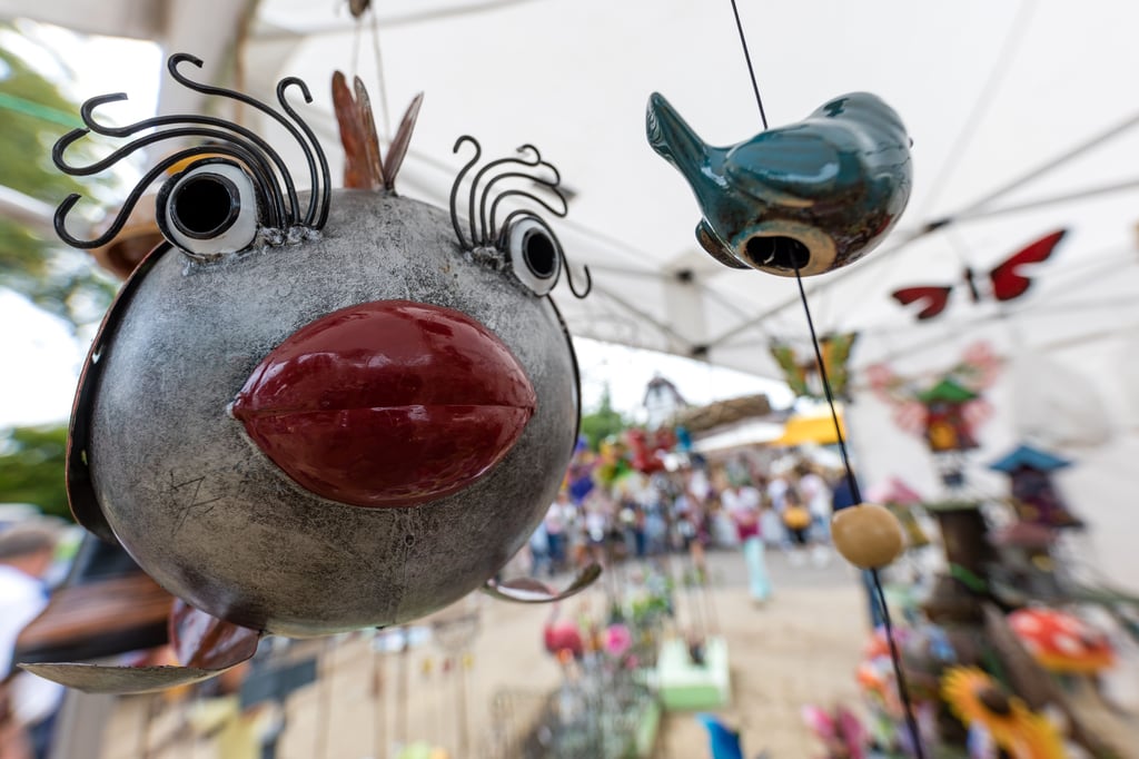 Töpfer und Keramiker stellen im September wieder beim Töpfermarkt Leitzkau aus und bieten ihre Produkte an Ständen an.