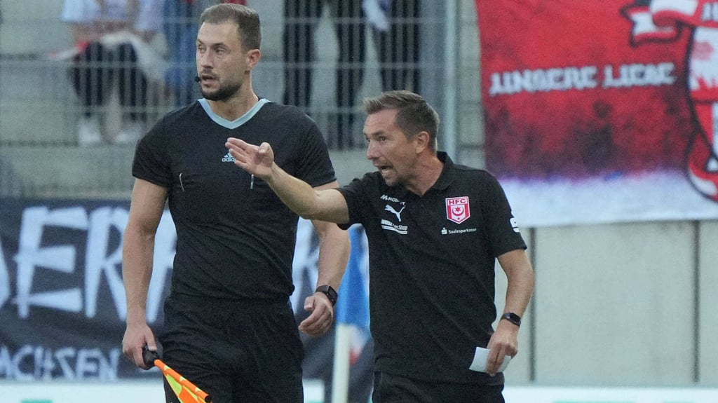 HFC-Trainer André Meyer war nur 60 Minuten vom Spiel seiner Mannschaft gegen Meppen angetan.