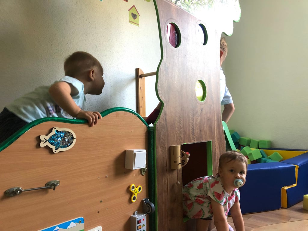 Besuch bei den „Zwergenbäumchen“ im Magdeburger Stadtteil Neu-Olvenstedt.