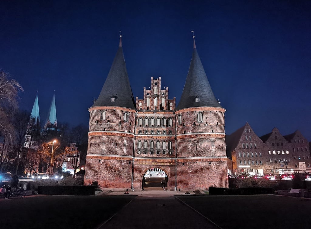 Das Lübecker Holstentor wird nicht mehr angestrahlt.