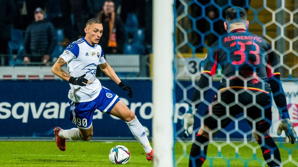 Stürmer Dominik Steczyk wechselte aus Polens erster Liga zum Halleschen FC.