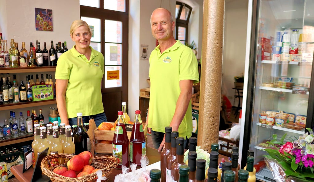 Gislinde und Marco Herbort können auf ein erfolgreiches Jahr mit ihrem Dorfladen in Büden zurückblicken.