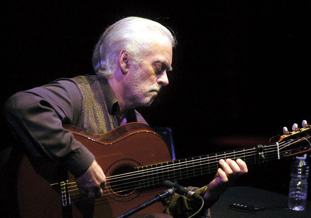 Der spanische Flamenco-Gitarrist und Komponisten Manolo Sanlúcar während eines Auftritts.