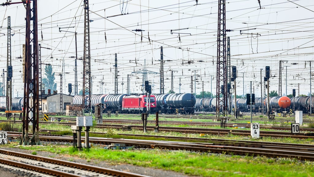 Am Güterbahnhof Großkorbetha erfolgt die Übergabe der Züge aus dem Standort an andere Bahnunternehmen. Der gelingt derzeit nicht immer.