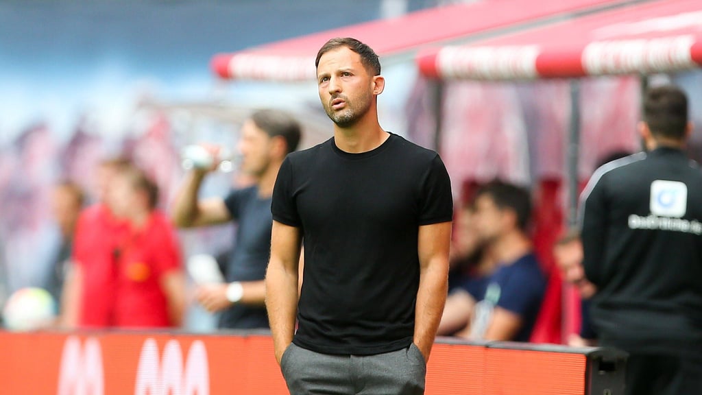 Mal überlegen: Domenico Tedesco.