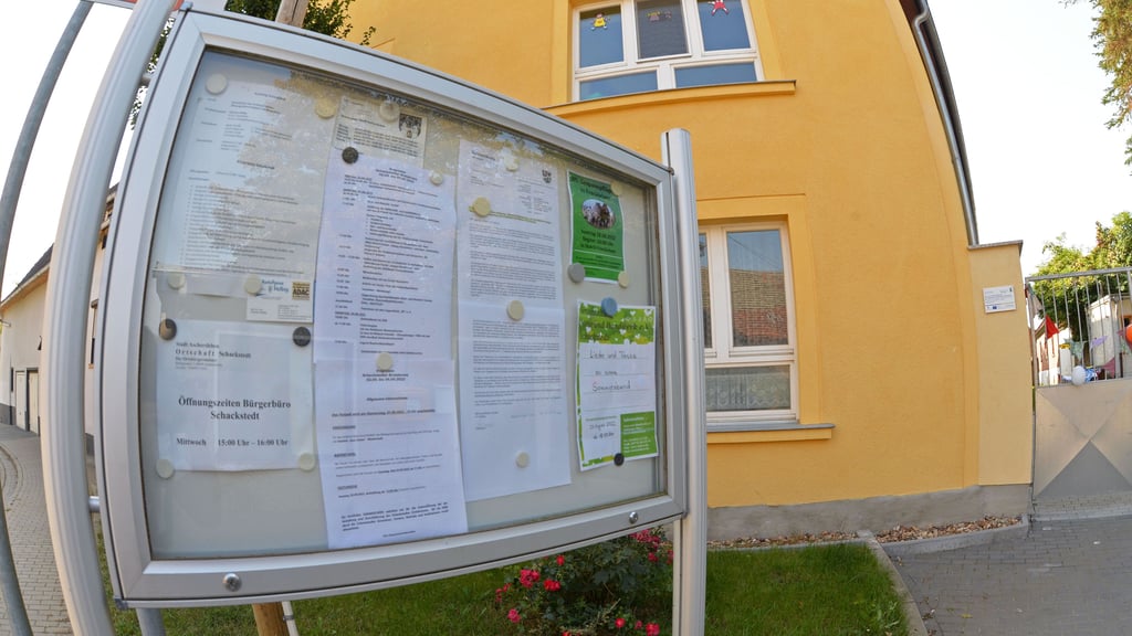 Trotz Bauarbeiten soll der Betrieb im Dorfgemeinschaftshaus Schackstedt weitergehen - nur ohne Telefon und Internet.