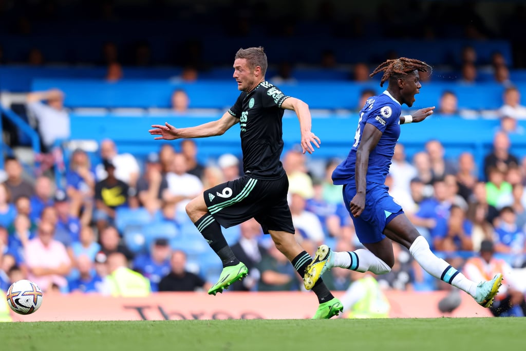 Spielte 90 Minuten gegen Leicester und seinen Starstürmer Jamie Vardy durch: Trevor Chalobah (r.)