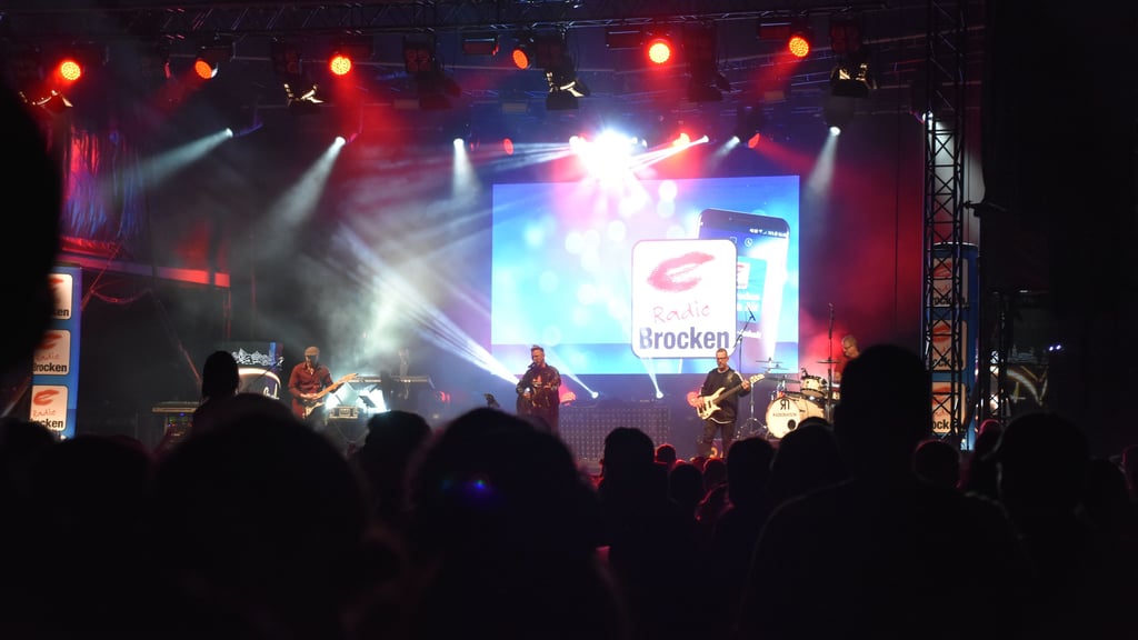 Vor allem am Abend waren die Bühnen des Laternenfestes in Halle gut besucht.