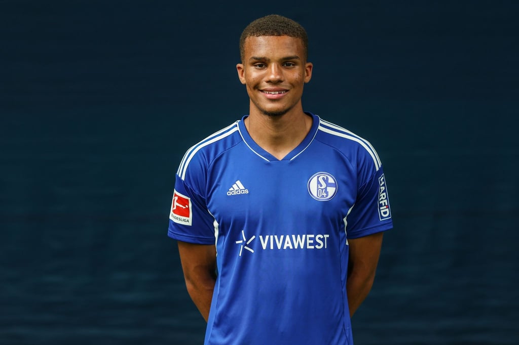 Der Schalker Malick Thiaw steht vor einem Wechsel zum AC Mailand.