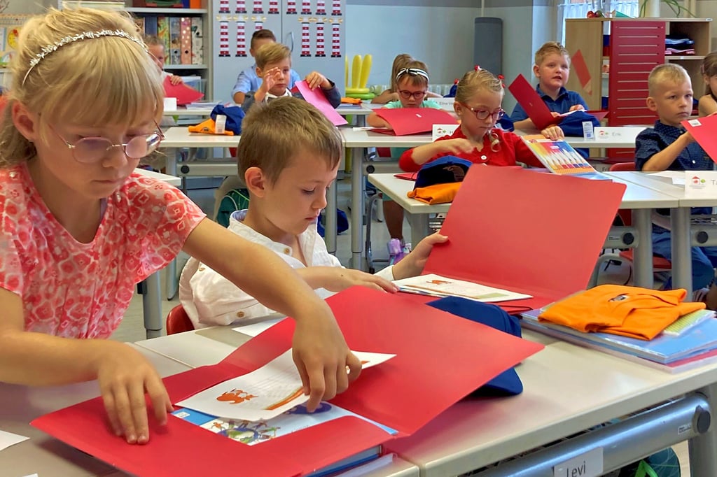 So wie Nelli und Levi erlebten 18 weitere Erstklässler der Grundschule Mutig in Plötzkau am Samstag eine erste Schnupper-Unterrichtsstunde.