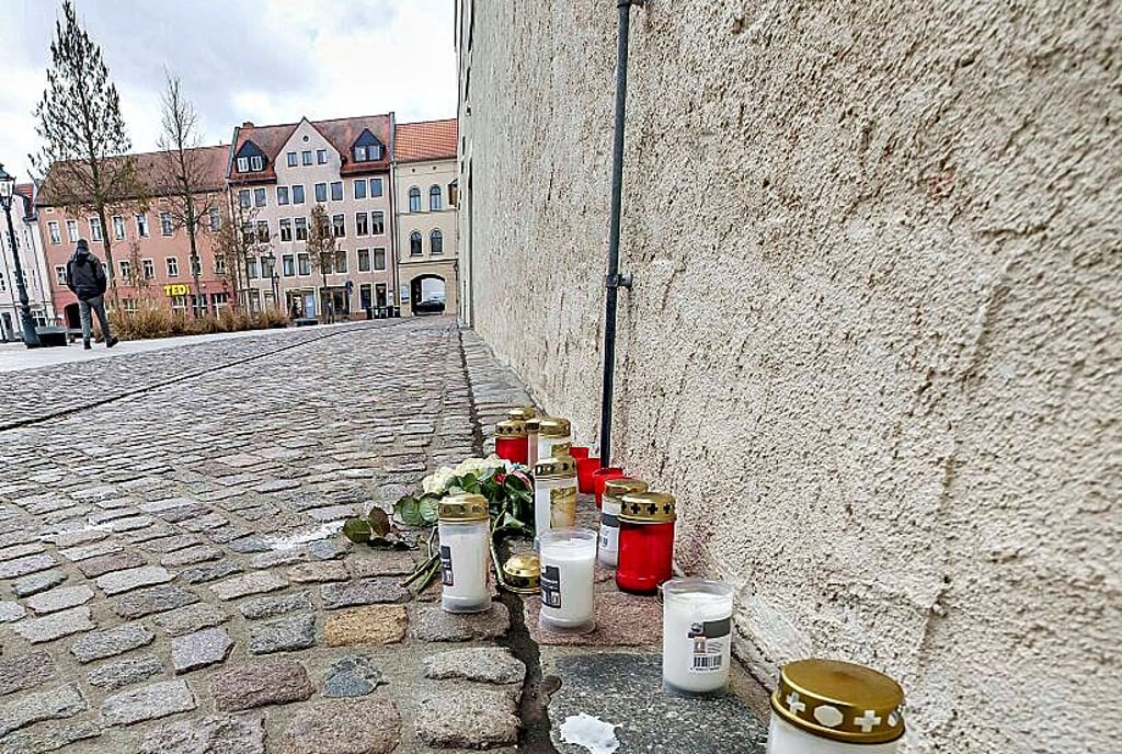 Gedenken nach der Tat im Februar auf dem Arsenalplatz. 