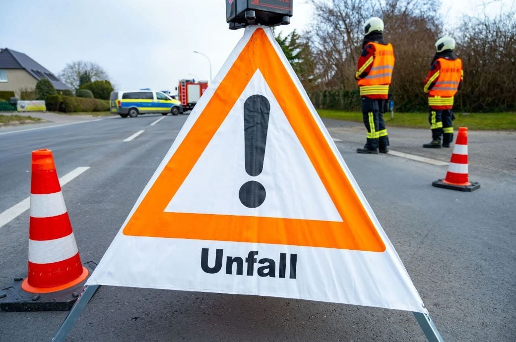 Jerichower Land: Vollsperrung Auf B1: Unfall Mit Mehreren Autos ...