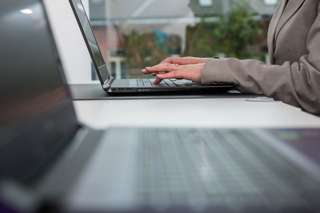 Auf welchen Webseiten sind die Angestellten unterwegs? Der Browserverlauf auf dem Dienstrechner geht den Arbeitgeber nur etwas an, wenn die private Nutzung des Internets verboten ist.