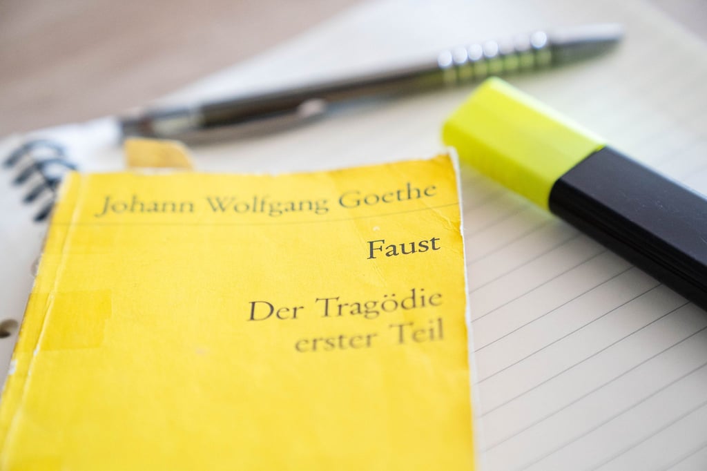 Goethes „Faust vom Lehrplan zu streichen, stößt auf Kritik.