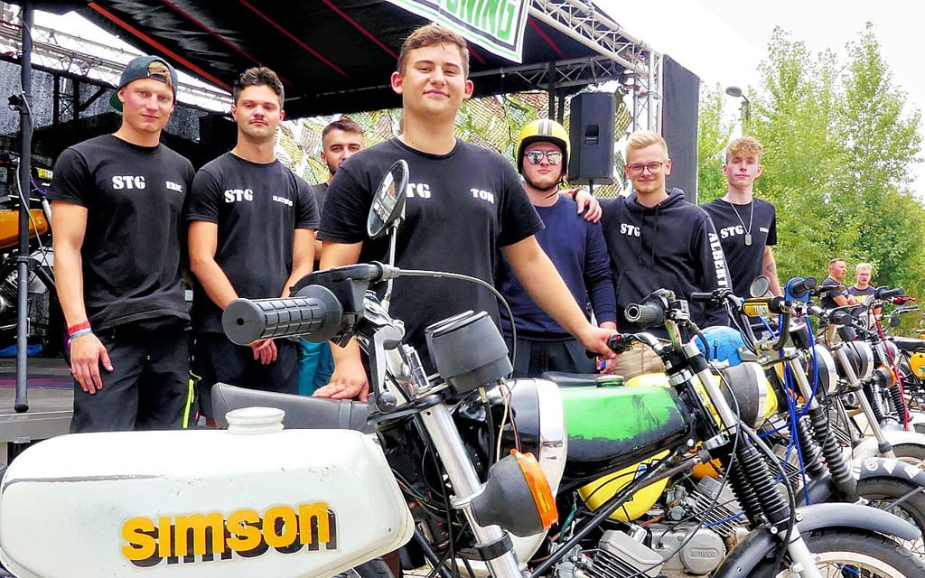Tom Stöhr (M.) und das STG haben das Treffen organisiert.