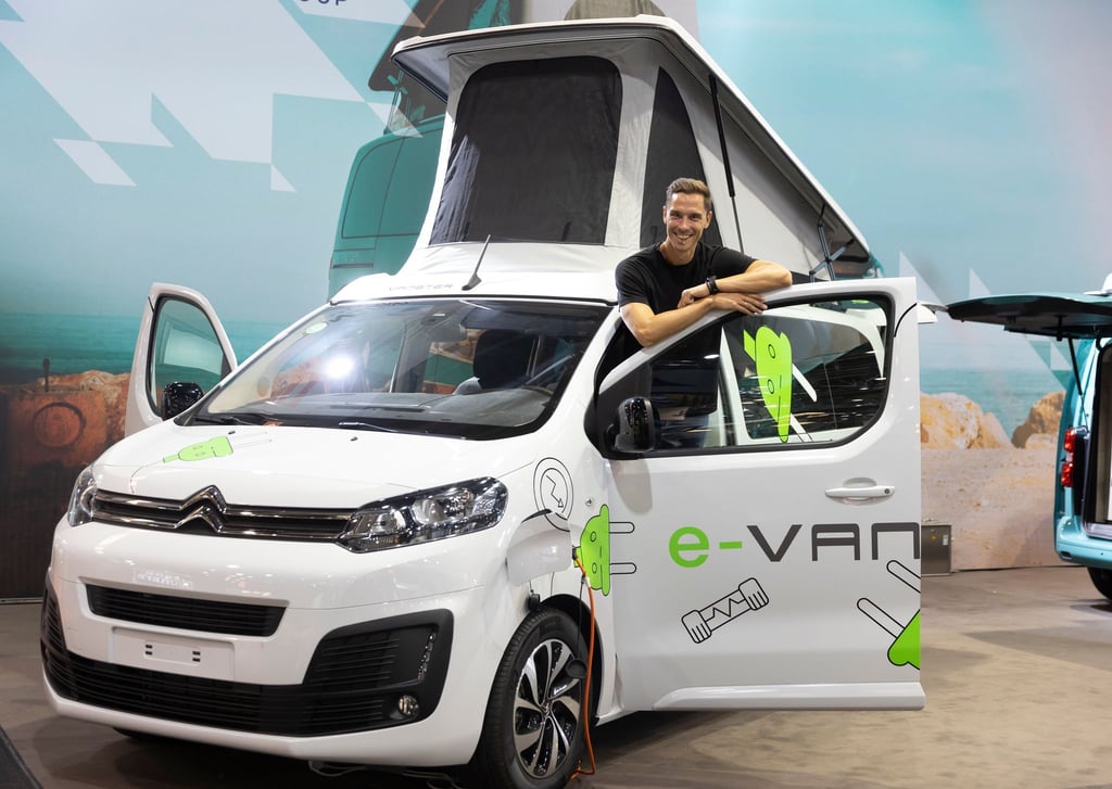 Die Pössl Group bietet den Vanster nun auch als elektrische Variante an. Name: e-Vanster.