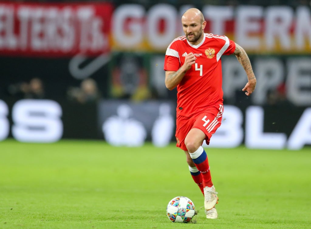 Russlands Spieler Konstantin Rausch am Ball.