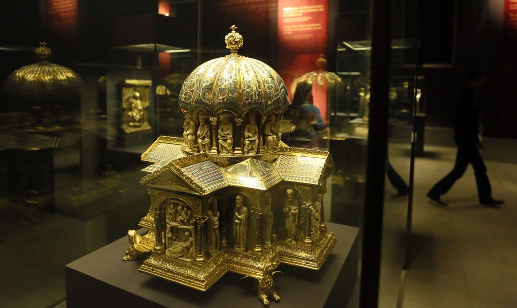 Ein Kuppelreliquiar (Ende 12. Jahrhundert) aus dem Welfenschatz ist im Bode-Museum zu sehen.