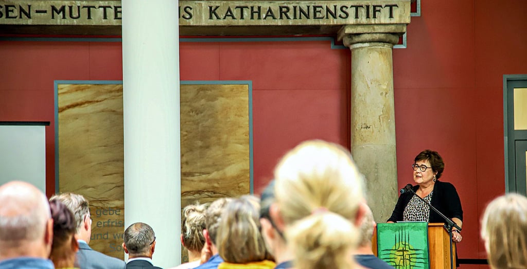 Ministerin Petra Grimm-Benne sprach zum Auftakt zur Hospiz-Erweiterung.