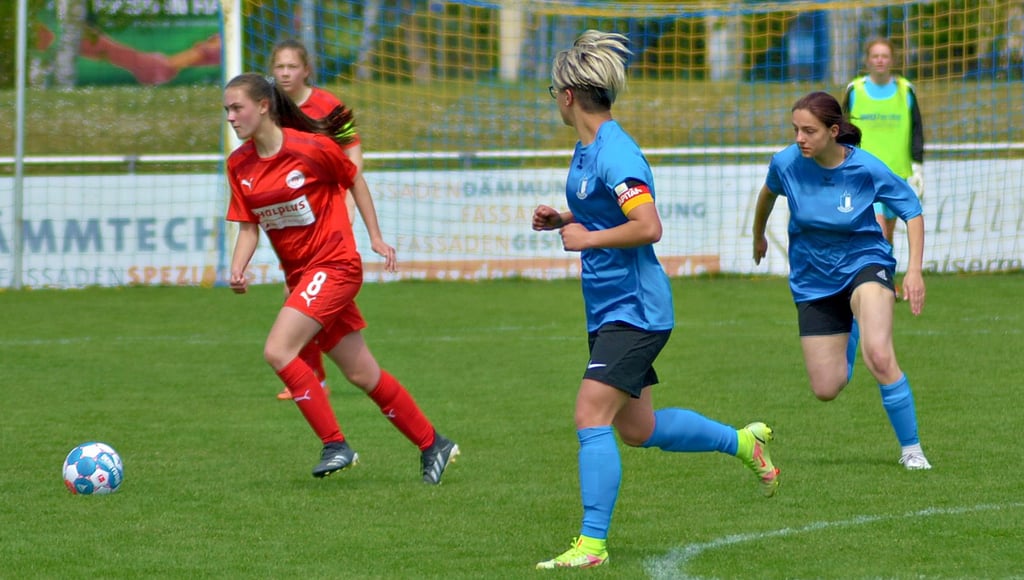 Der Fußballverband Sachsen-Anhalt hat vor, Teenagerinnen in männlichen A-Jugend-Teams mitspielen zu lassen.