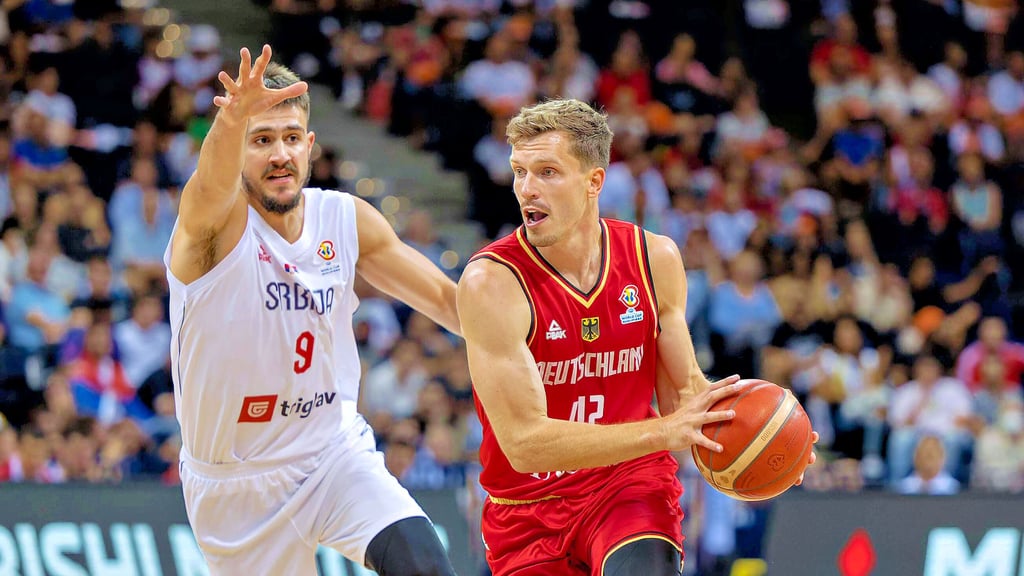 Andreas Obst (r.) zählt zu den stärksten Werfern aus der Distanz im deutschen Team.