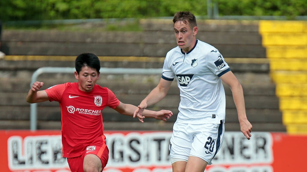 Aljaz Casar (r.) spielte zuletzt für 1899 Hoffenheim II in der Regionalliga Südwest.