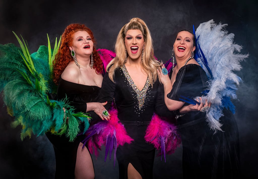 Zum Showkonzert steht Lady Maxime (Mitte) gemeinsam mit den Musicaldarstellerinnen Brigitte Oelke (li.) und Maike Katrin Merkel auf der Bühne.