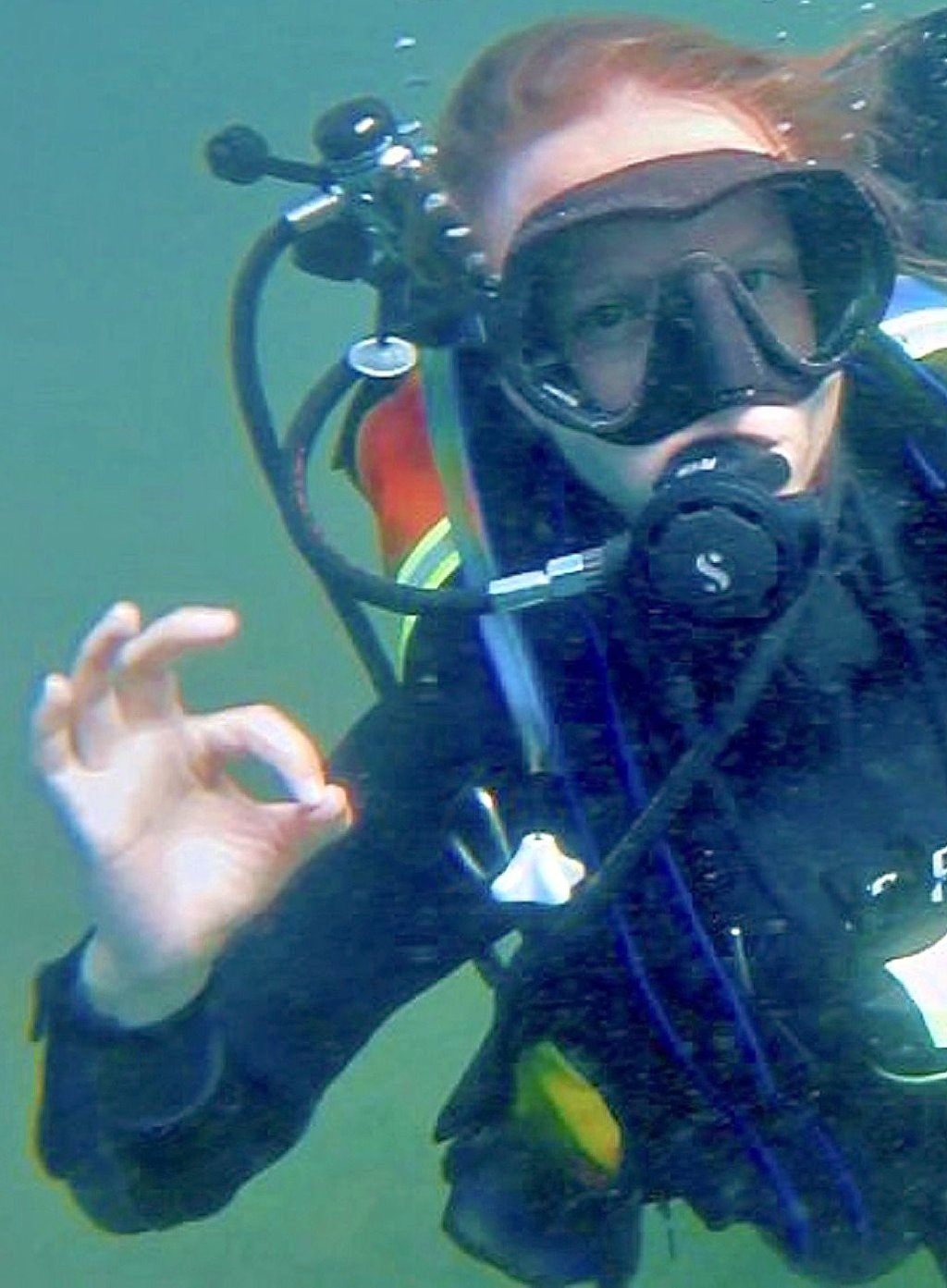Dieses Zeichen bedeutet unter Wasser „alles ist in Ordnung“.