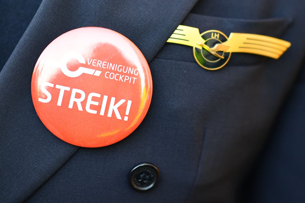 Die Piloten der Lufthansa wollen am Freitag streiken. Noch ist unklar, ob dann die Flüge ab und nach Halle/Leipzig stattfinden.