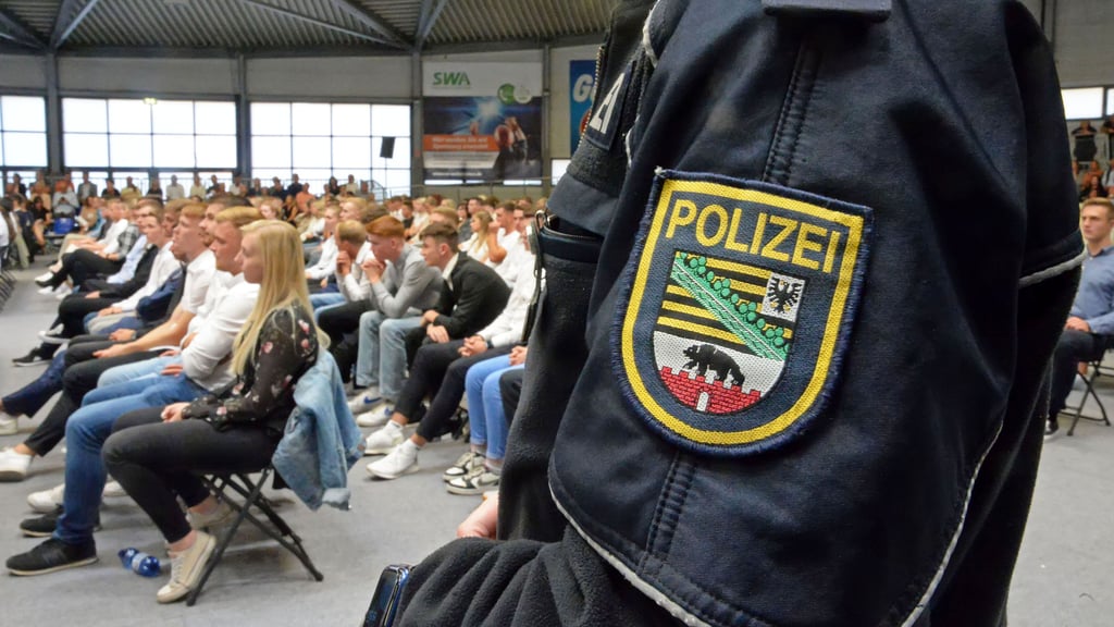 Am Donnerstag sind im Ballhaus in Aschersleben Polizeianwärter ernannt worden.