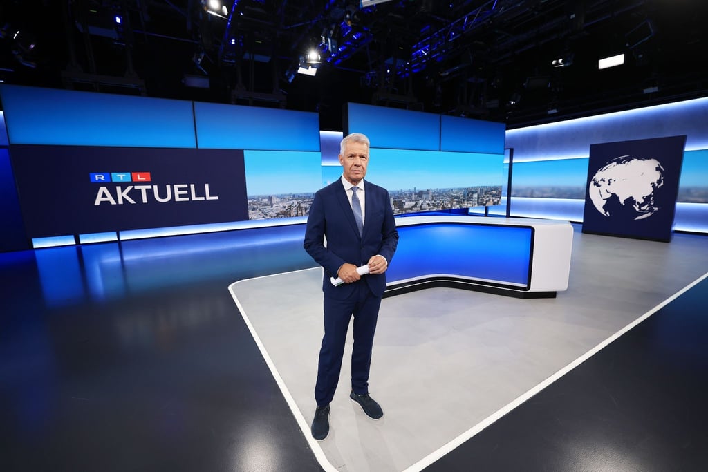 Peter Kloeppel im neuen 360-Grad-Real-Set-Studio.