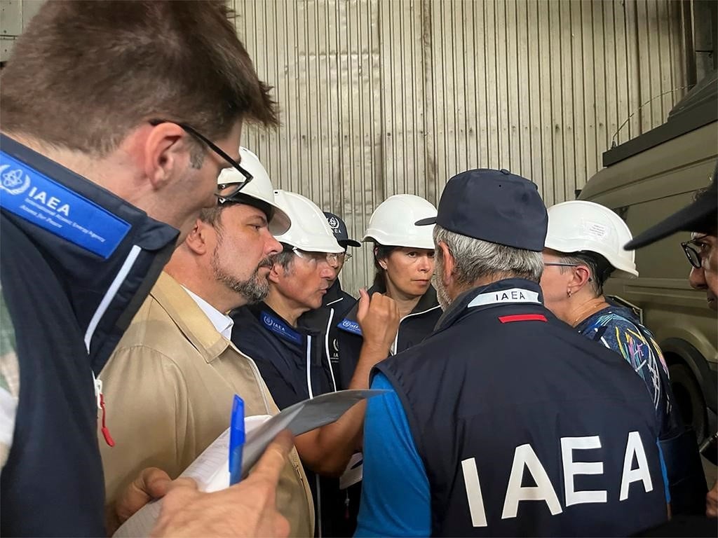 Der IAEA-Generaldirektor Rafael Mariano Grossi und Mitglieder der IAEA-Unterstützungs- und Hilfsmission kommen im Kernkraftwerk Saporischschja an.