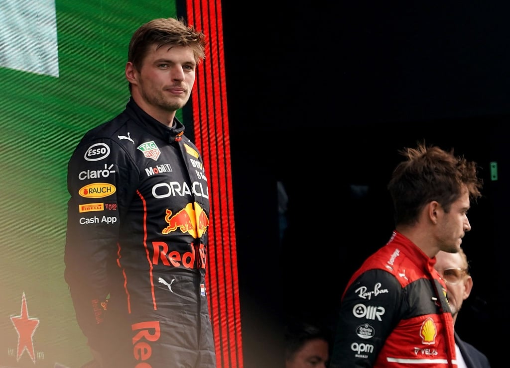Auch in Zandvoort nicht zu schlagen: Sieger Max Verstappen (M) aus den Niederlanden.