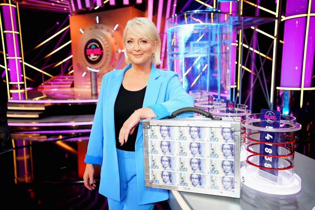Ulla Kock am Brink moderiert „Die 100.000 Mark Show“.
