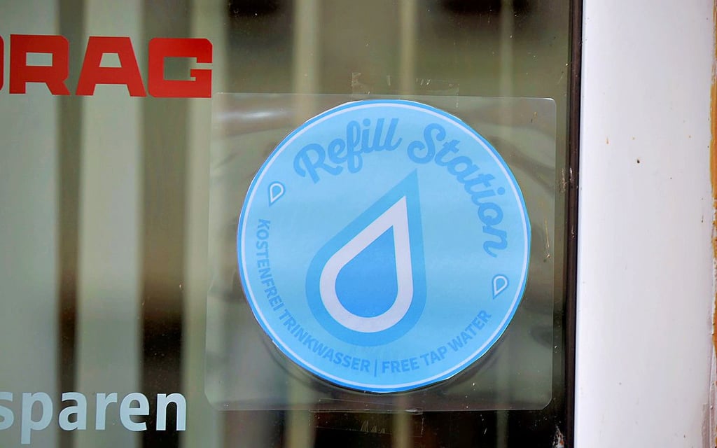 Der blaue Aufkleber bei Axel Storch verrät: Wasser marsch!
