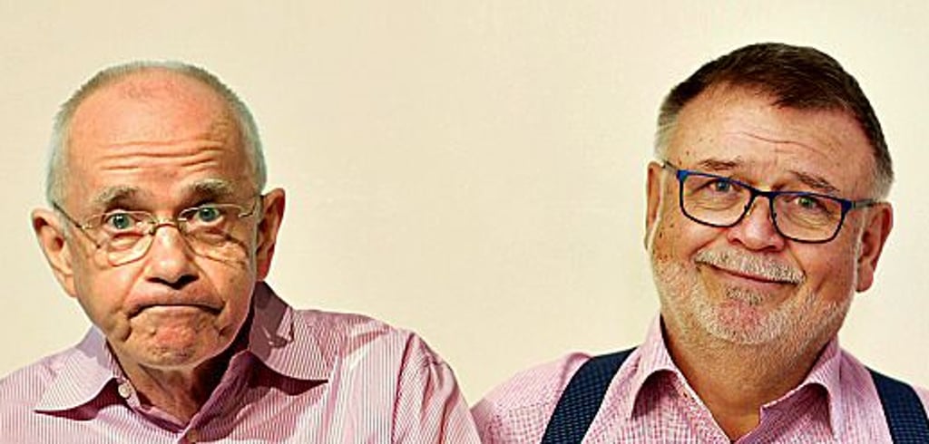 „Wir kriegen nicht genug“ heißt das neue Kabarettprogramm der Zwickmühle mit Hans-Günther Pölitz (l.) und Manfred Breschke.