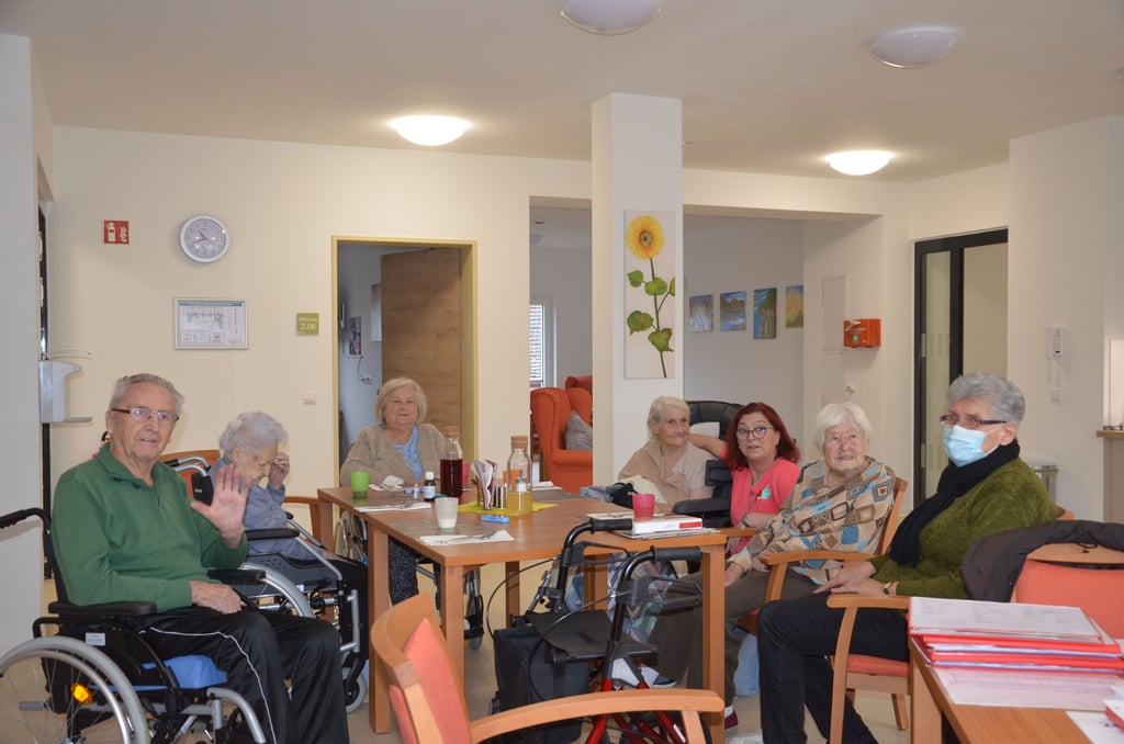 Gerade in der Versorgung älterer Menschen in den sozialen Einrichtungen wie hier im St. Barbara Stift in Schönebeck wären zusätzliche helfende Hände sehr willkommen. Hier könnte der Zivildienst unterstützen.