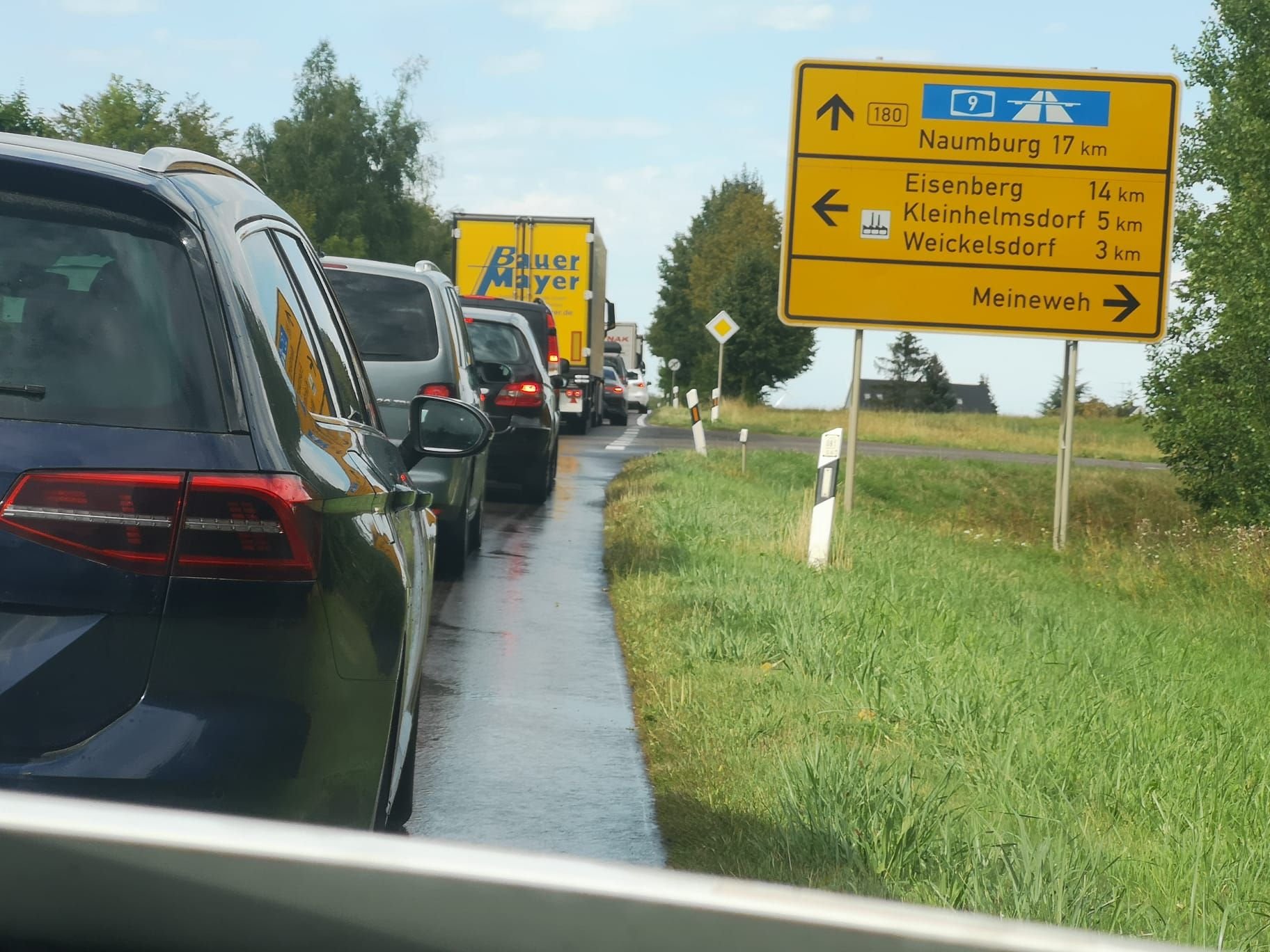 A 9 Bei Osterfeld Komplett Gesperrt: Unfall Auf A9: Stau Und Sperrung ...