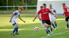 Marcel Hauer (am Ball) und der FSV Barleben kamen beim Kreisoberligisten FC Jübar/Bornsen schmucklos eine Runde weiter. 