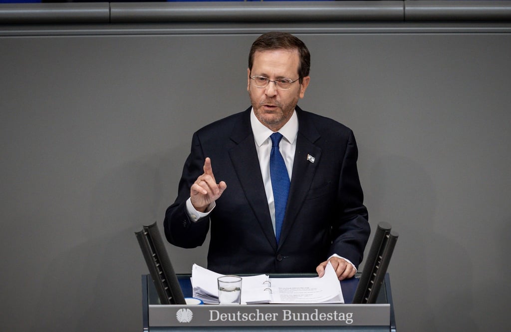 Israels Präsident Izchak Herzog hält eine Rede im Bundestag.
