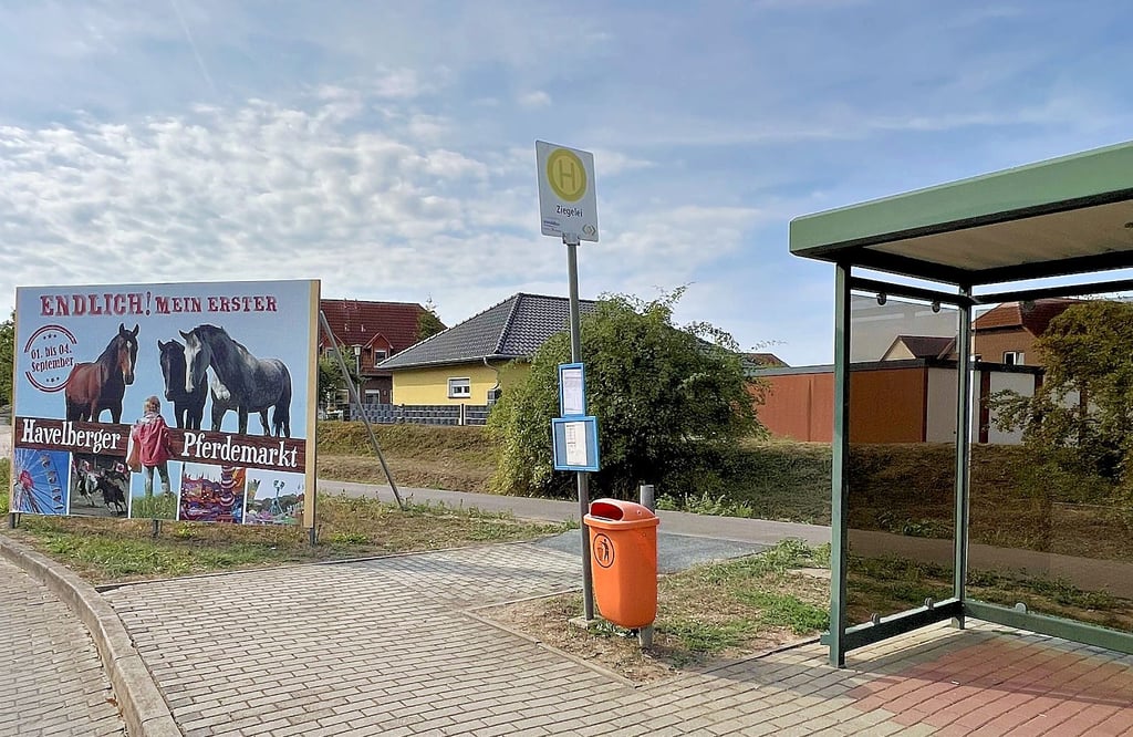 … hieß es an manchen Tagen in Havelberg. Nach dem Pferdemarkt ist der Bus ohnehin abgefahren. Vor allem zu Beginn des Spektakels fuhren die Busse eher „nach Bedarf“.