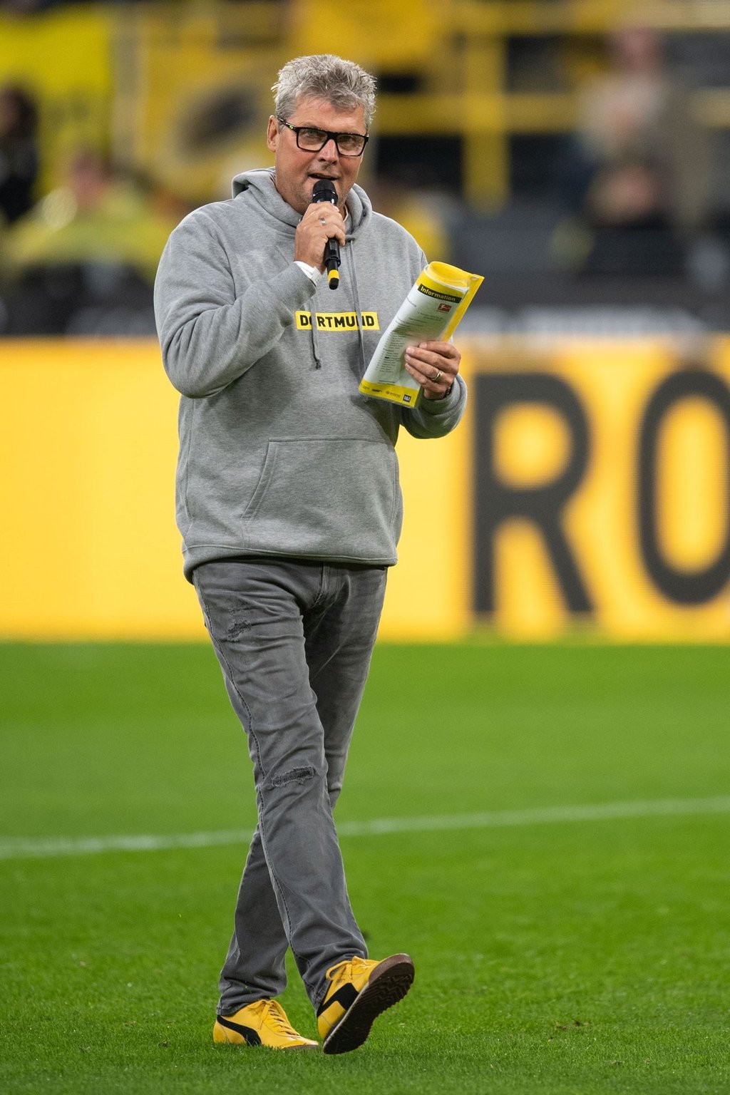 Verletzte sich beim Grillen: BVB-Stadionsprecher Norbert Dickel.